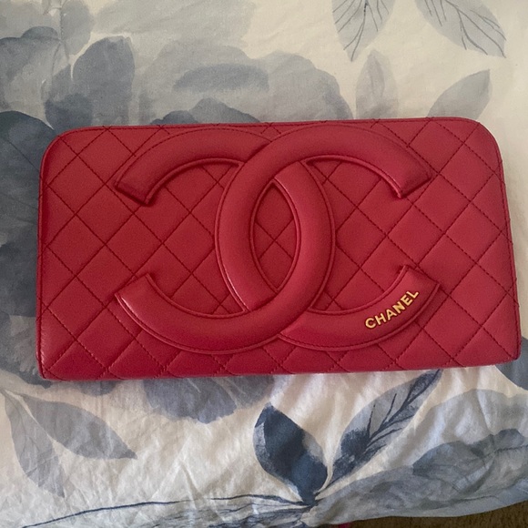 Brand new never worn Chanel clutch - Picture 1 of 5